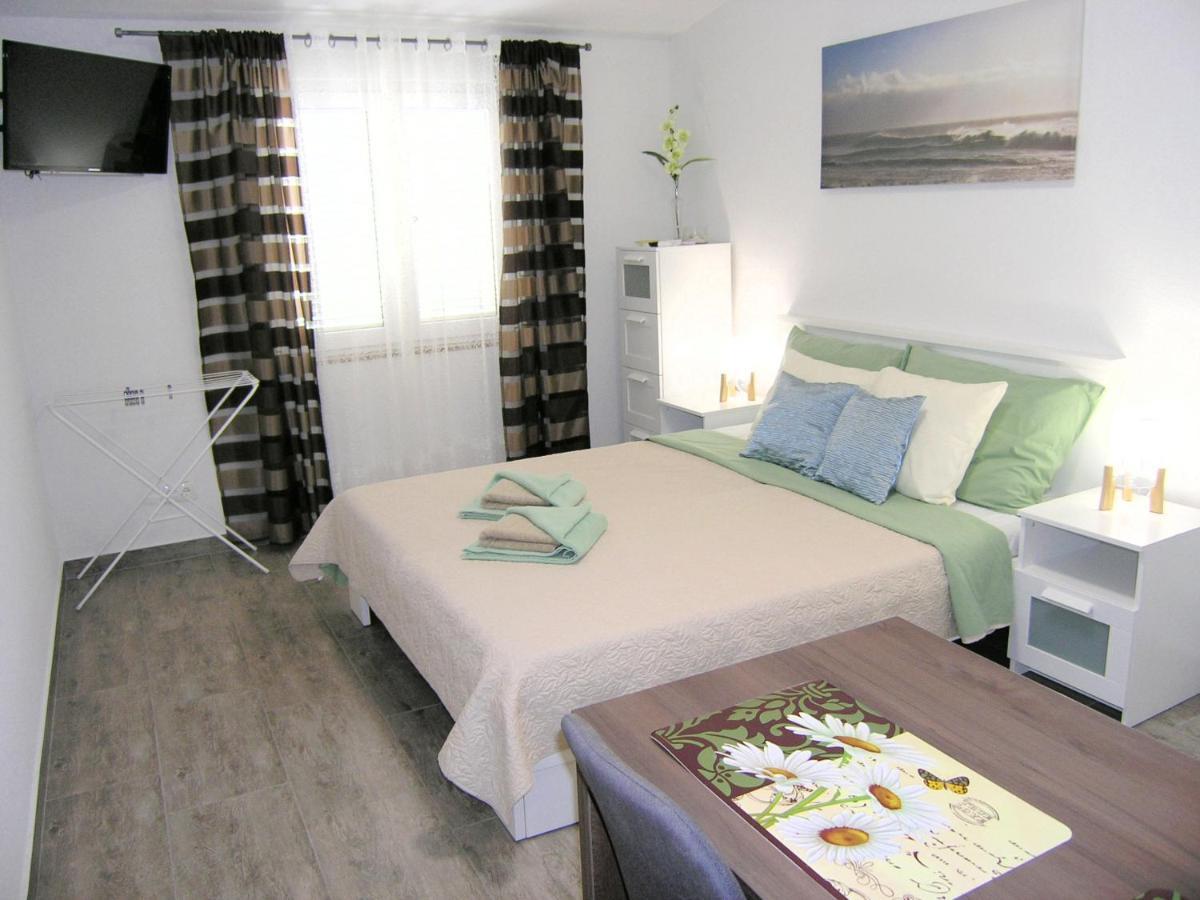 Apartmani Zganec บัชกา ภายนอก รูปภาพ