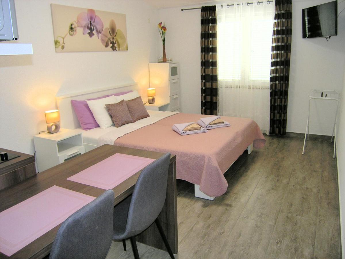 Apartmani Zganec บัชกา ภายนอก รูปภาพ